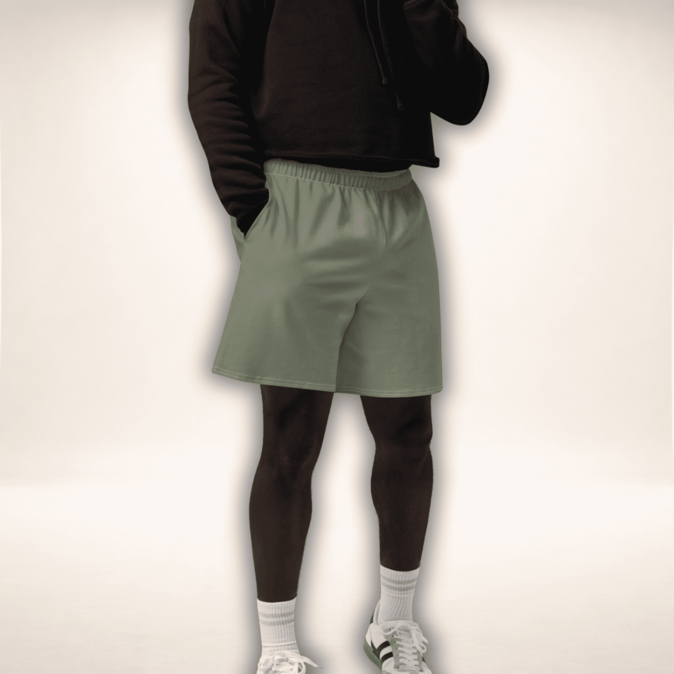 Unisex Baumwoll Shorts Grün, getragen in Vorderansicht