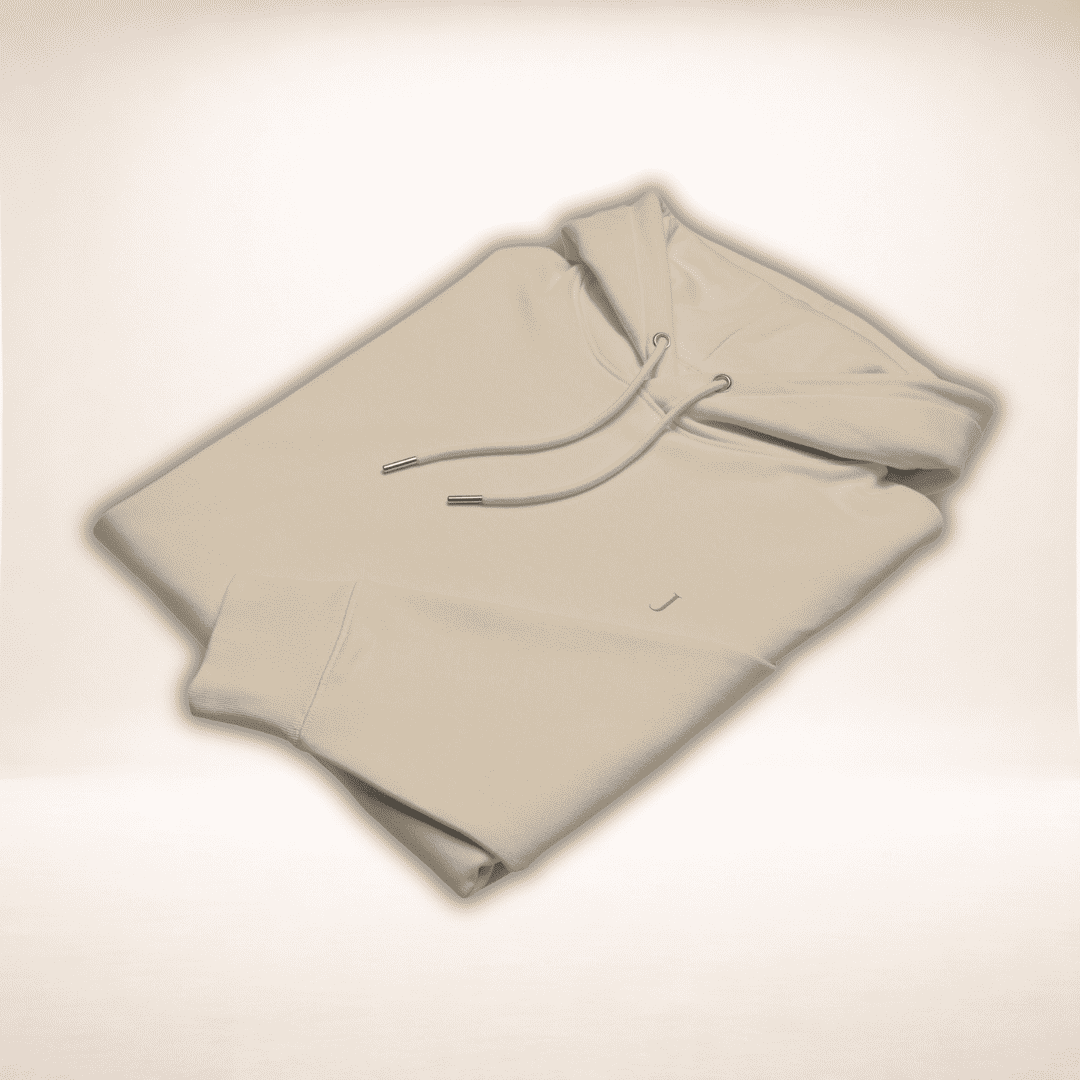 Gefalteter Club Juliet Bio Hoodie in Desert Dust mit goldfarbenem J