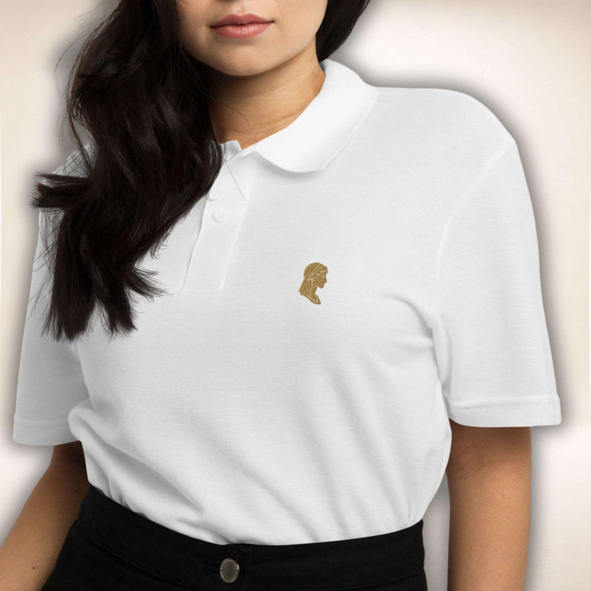 Juliet Silhouette Polo in Weiß mit goldener Juliet-Stickerei