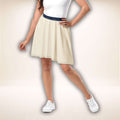 Rock Casa Aurelia in Creme mit navyfarbenem Ornamentbund, am Model von vorn
